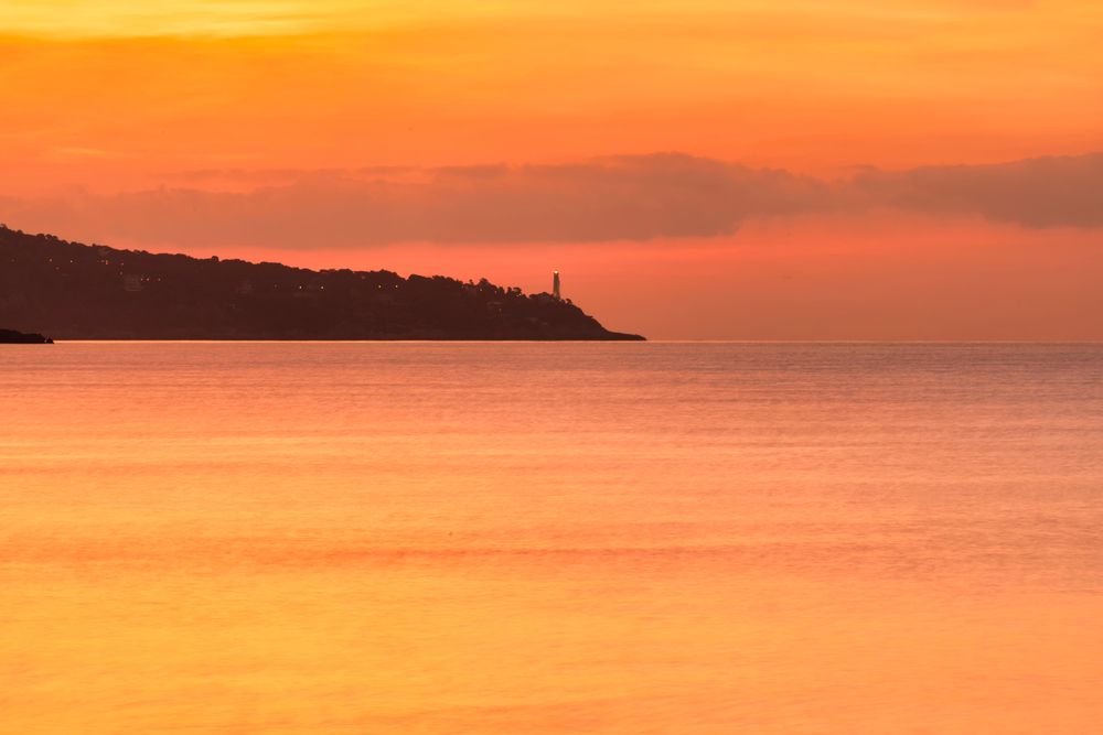 Variation de rose sur la baie des Anges à Nice