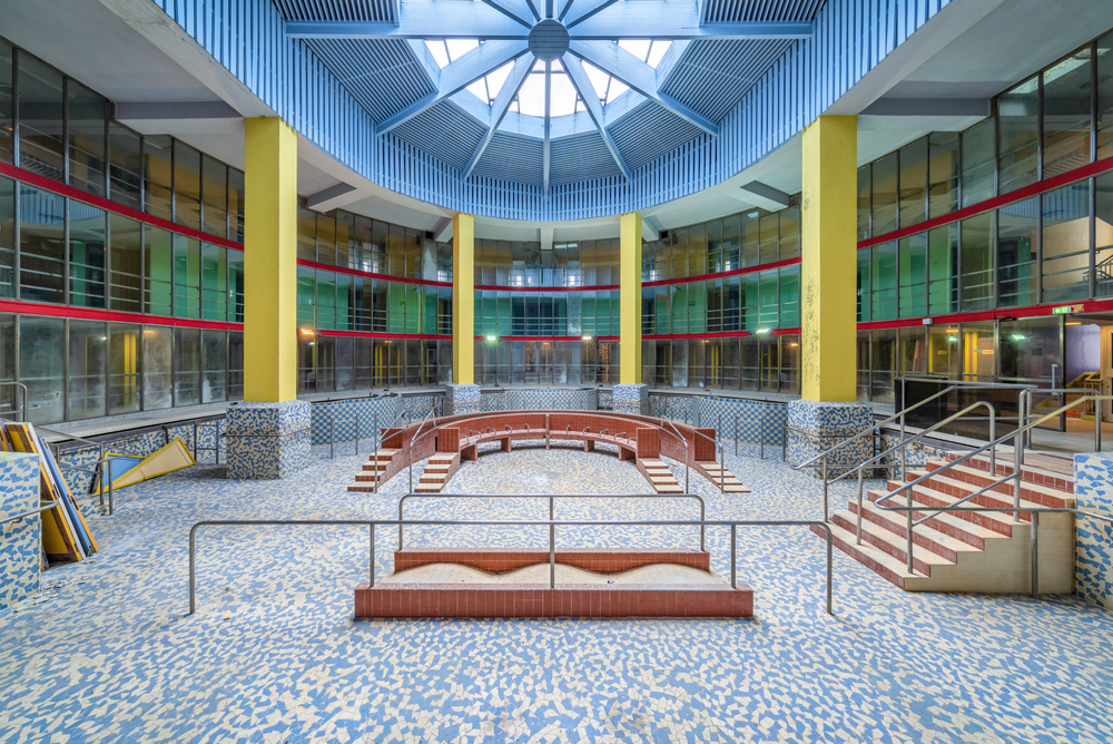 Quelques gouttes suffisent - Piscine abandonnée - France